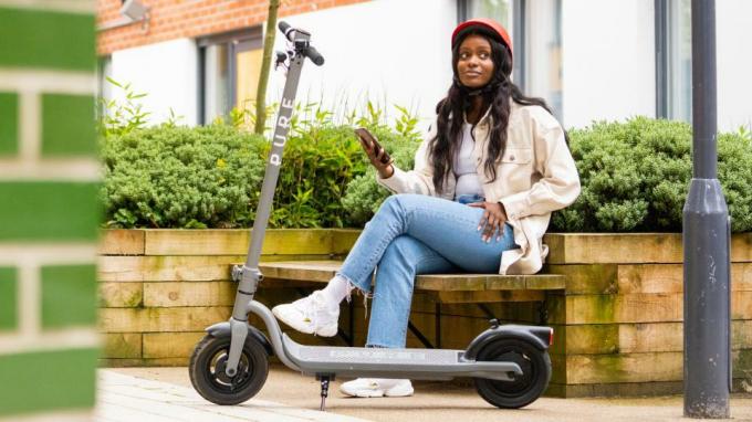 Pure Air elektrisk scooter anmeldelse: Vores foretrukne budget e-scooter kommer nu i en række farver og design