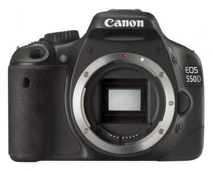 Canon EOS 550D predný (bez objektívu)