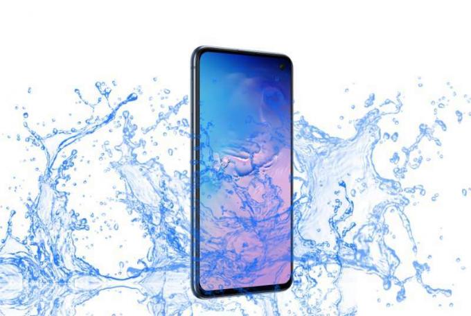 هل جهاز Samsung Galaxy S10E مقاوم للماء؟