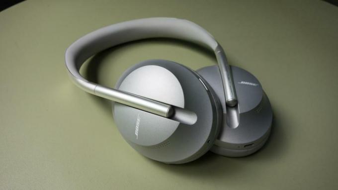 ביקורת על אוזניות ביטול רעש של Bose 700: האוזניות הטובות ביותר של Bose אי פעם הן 299 ליש"ט