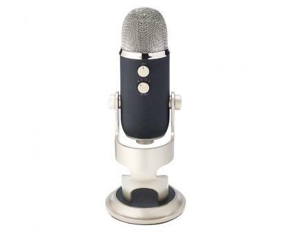 Mėlyni mikrofonai „Yeti Pro“ priekyje