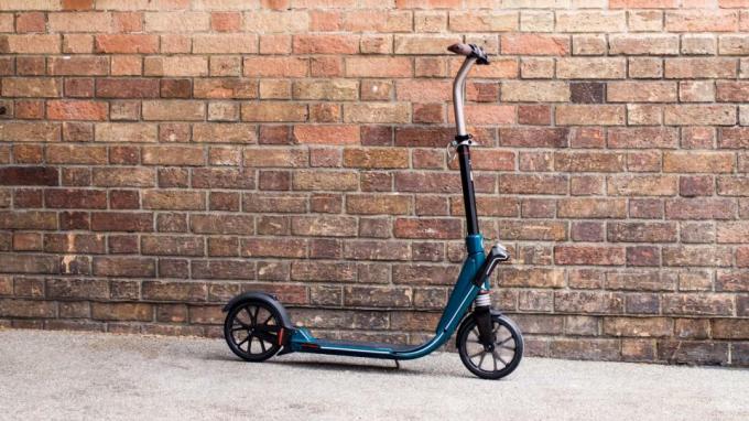 En iyi banliyö scooterı: Yetişkinler için en iyi scooterlarla formda kalın ve tasarruf edin