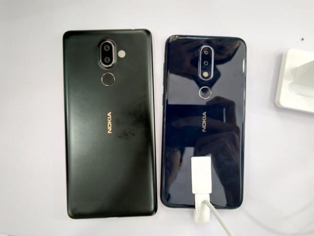 „Nokia X6“ galinių dalių palyginimai